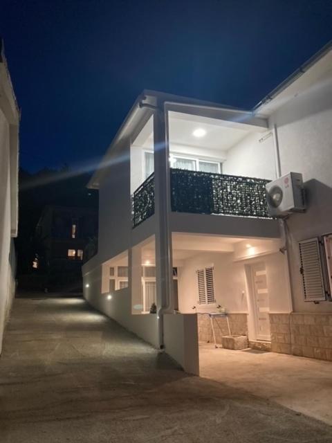 In With Terrace, Air Conditioning, Wi-fi 4440-1 Jelsa (Hvar)